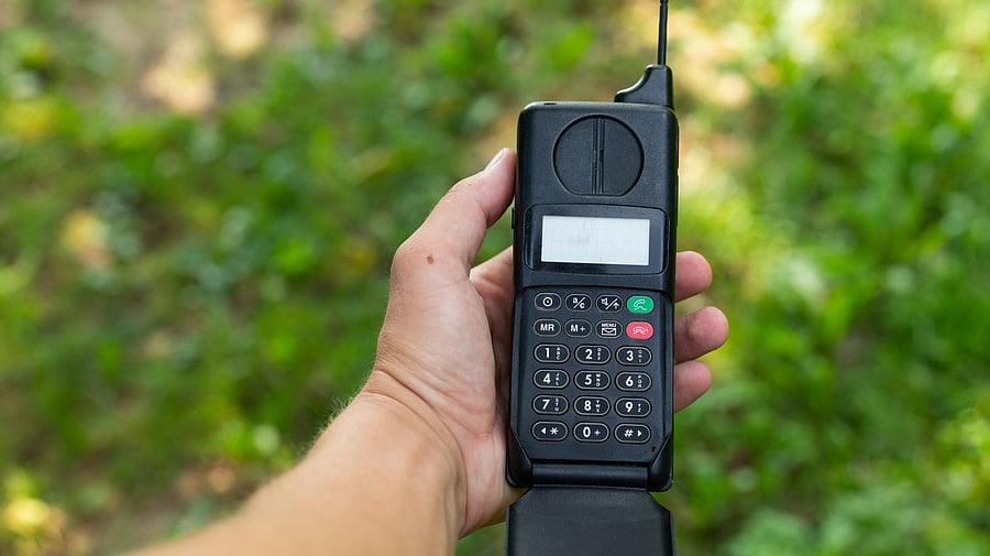 <div class="paragraphs"><p>Satellite phone, representative image.</p></div>