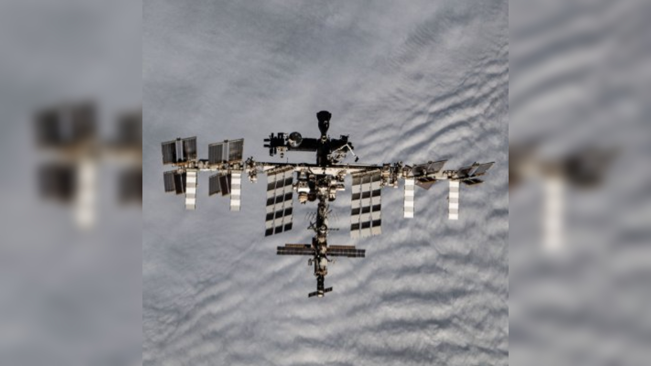 <div class="paragraphs"><p>The International Space Station.</p></div>