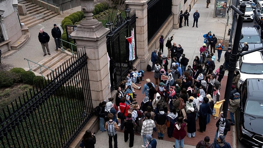 <div class="paragraphs"><p>Columbia student demonstrators show support as others chain themselves to the gates of St. Paul’s Chapel at Columbia University to denounce the arrest of Mahmoud Khalil in New York City.</p></div>