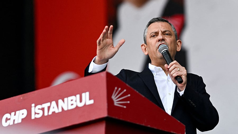 <div class="paragraphs"><p>Ozgur Ozel, leader of Turkey's main opposition Republican People's Party (CHP), speaks during a rally to protest against the arrest of Istanbul Mayor Ekrem Imamoglu as part of a corruption investigation, in Istanbul, Turkey, March 29, 2025.</p></div>