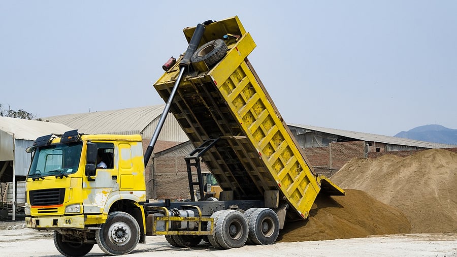 <div class="paragraphs"><p>Representative image of a hydraulic dumper</p></div>
