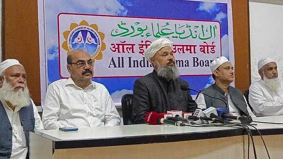<div class="paragraphs"><p>All India Ulema Board's National General Secretary Allam Bonai Naeem Hasni and representatives of several other Muslim organisations, leaders, scholars addressed a press conference. </p></div>