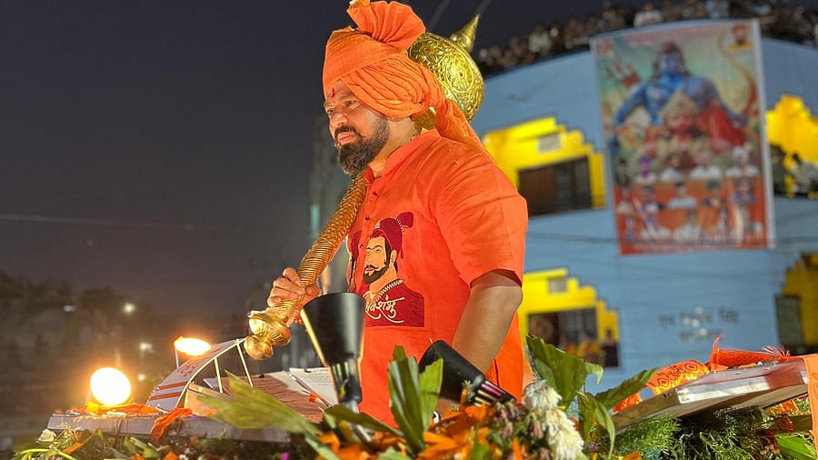 <div class="paragraphs"><p>Raja Singh.</p></div>