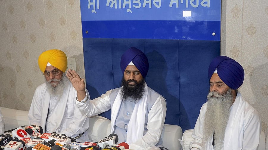 <div class="paragraphs"><p>Akal Takht acting jathedar Giani Kuldeep Singh Gargaj addresses a press conference after a meeting of Sikh clergy at the secretariat of the highest Sikh temporal seat, in Amritsar, Tuesday, April 8, 2025.</p></div>