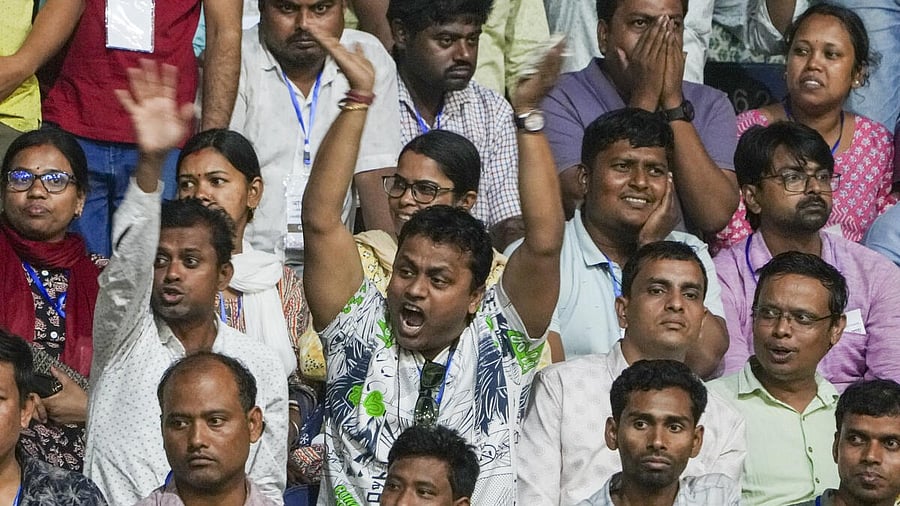 <div class="paragraphs"><p>Teachers, who lost their jobs after a Supreme Court verdict invalidated the appointment of 25,753 teachers in Bengal. </p></div>