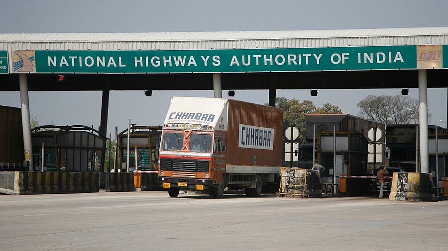 <div class="paragraphs"><p>Representative image of a toll booth</p></div>