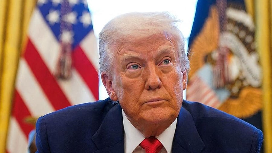 <div class="paragraphs"><p>Donald Trump</p></div>