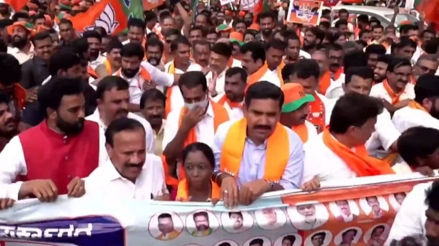<div class="paragraphs"><p>Karnataka BJP chief B Y Vijayendra along with former CM D V Sadananda Gowda take part in 'Janakrosha yatra' in Mangaluru on Wednesday</p><p><br></p></div>