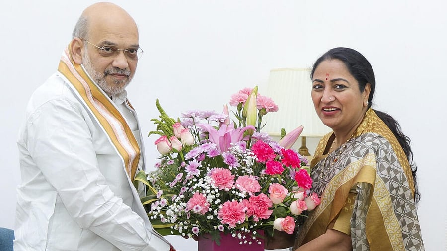 <div class="paragraphs"><p>Delhi Chief Minister Rekha Gupta meets Union Home Minister Amit Shah.</p></div>