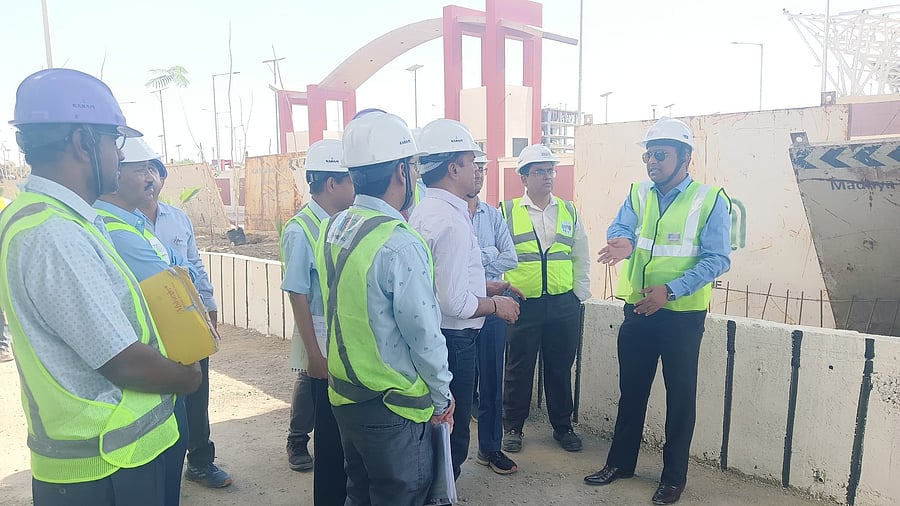 <div class="paragraphs"><p>Inspection gong on for Metro Rail.&nbsp;</p></div>