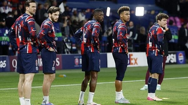 <div class="paragraphs"><p>Paris St Germain's Fabian Ruiz, Khvicha Kvaratskhelia, Ousmane Dembele, Desire Doue and Joao Neves during the warm up before the match</p></div>