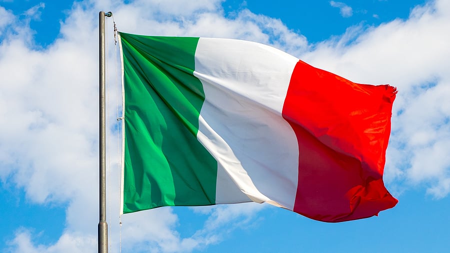 <div class="paragraphs"><p>National flag of Italy.</p></div>