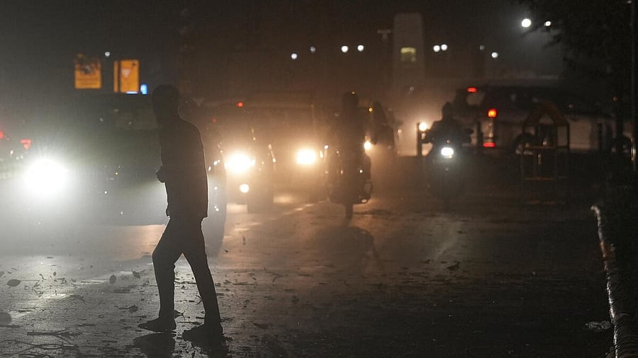 <div class="paragraphs"><p>Dust storm in Delhi</p></div>