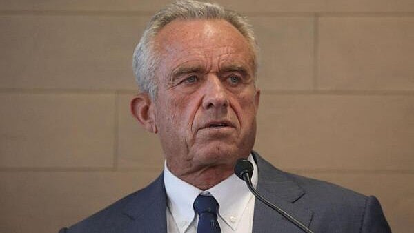 <div class="paragraphs"><p>Robert F Kennedy Jr</p></div>