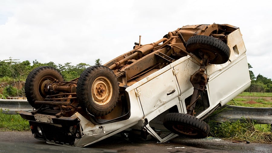 <div class="paragraphs"><p>Representative image showing an overturned vehicle</p></div>