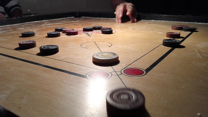 <div class="paragraphs"><p>Representative image of a carrom board.</p></div>