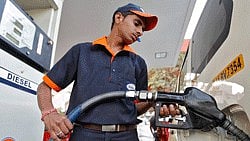 <div class="paragraphs"><p>Image showing a worker at a petrol pump. For representational purposes.</p></div>