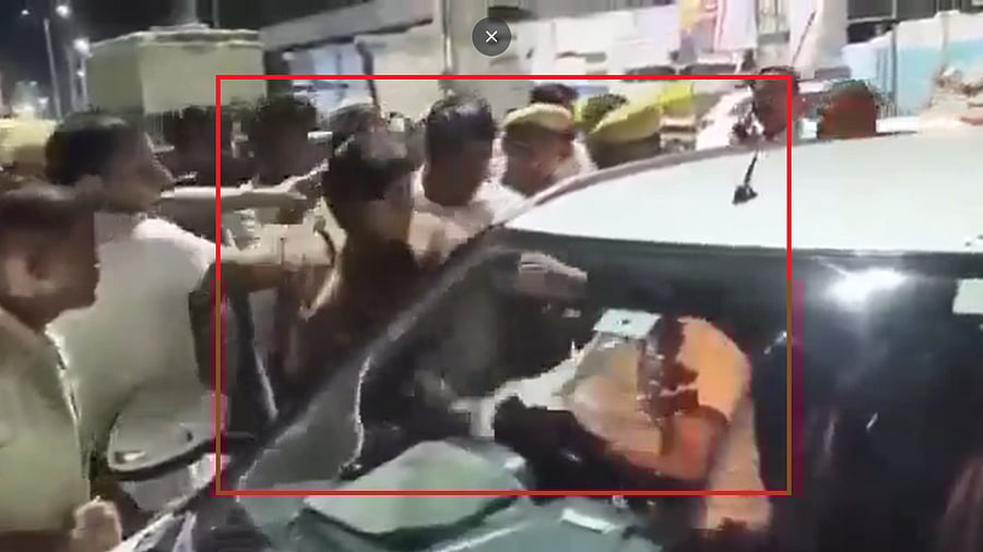 <div class="paragraphs"><p>Screengrab from a video showing the incident.</p></div>