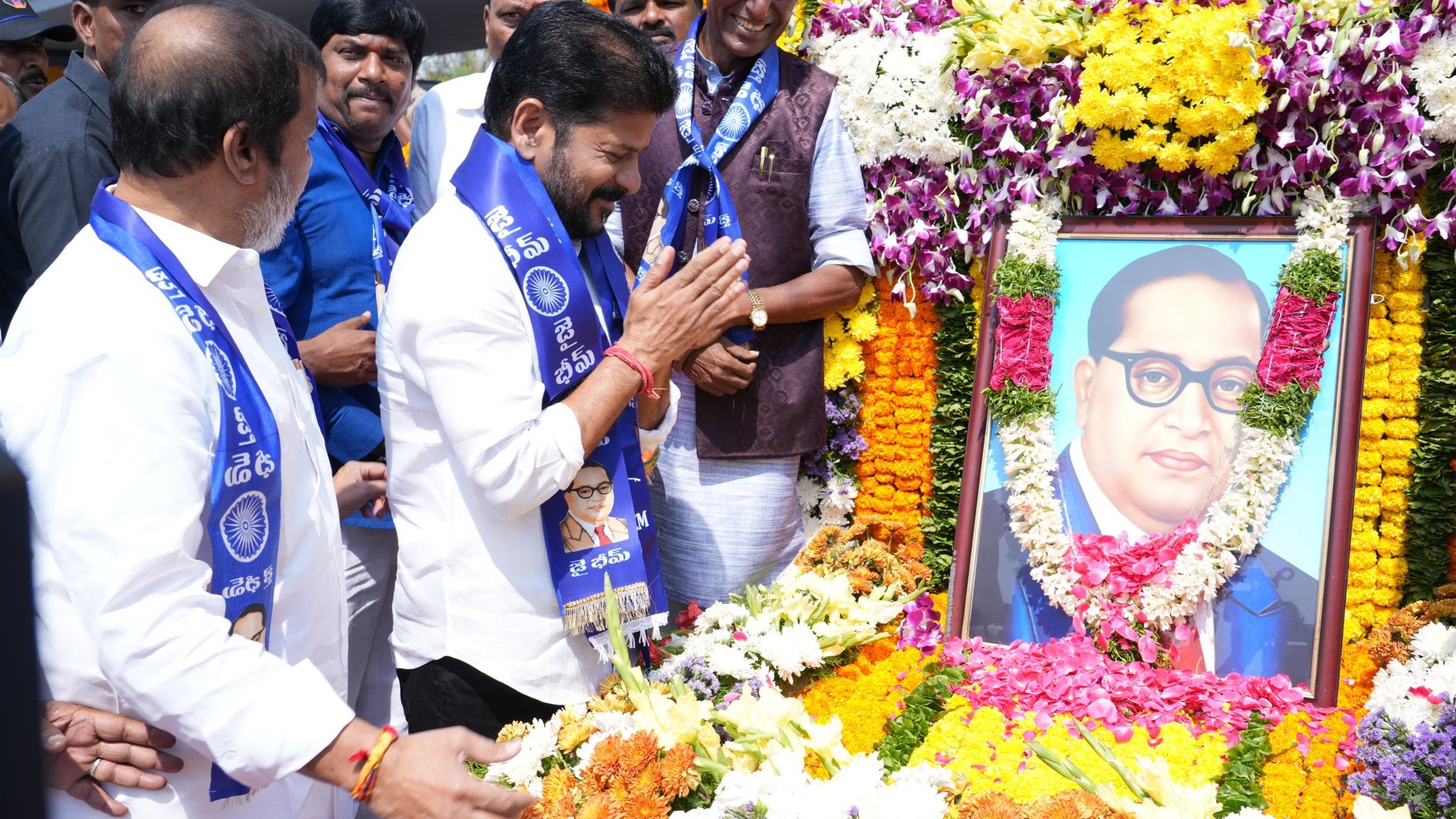 <div class="paragraphs"><p>Chief Minister A Revanth Reddy pays tributes to B R Ambedkar. </p></div>