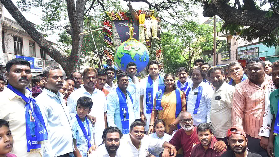 <div class="paragraphs"><p>MP Yaduveer Krishnadatta Chamaraja Wadiyar takes part in the celebration of Ambedkar Jayanthi at Gandhi Nagar, in Mysuru, on Monday.</p></div>