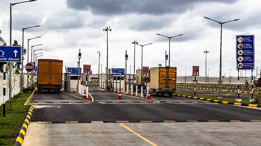 <div class="paragraphs"><p>Trucks making their way to the airport’s Greenfield Domestic Cargo Terminal. </p></div>