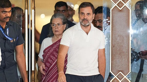 <div class="paragraphs"><p>Congress leaders Sonia Gandhi and Rahul Gandhi during a party meeting, in New Delhi.</p></div>