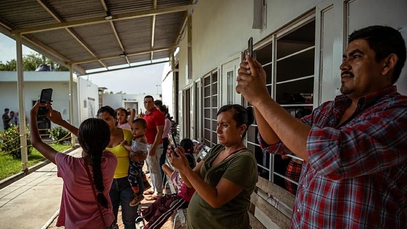 <div class="paragraphs"><p>Migrants in the US</p></div>