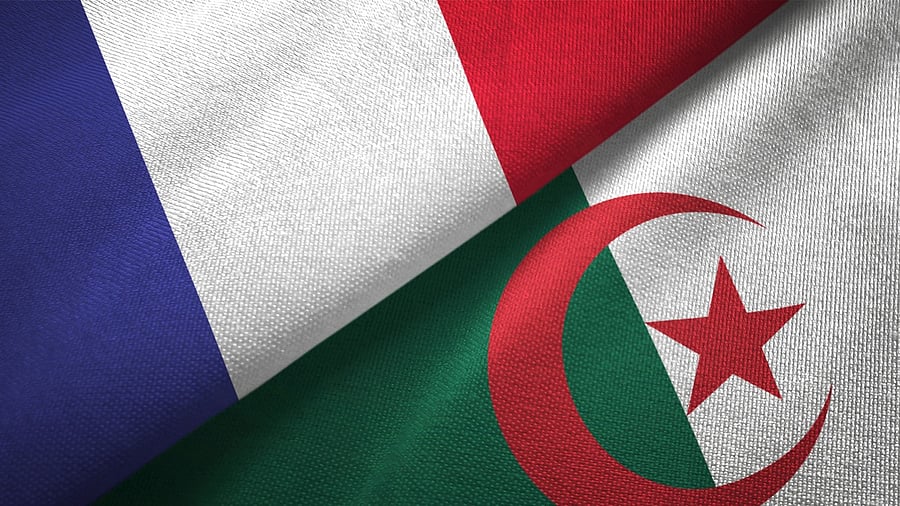 <div class="paragraphs"><p>Flags of France and Algeria.</p></div>