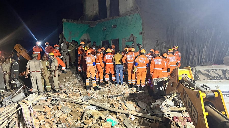 <div class="paragraphs"><p>Representative image of rescue operation after a cylinder blast. </p></div>