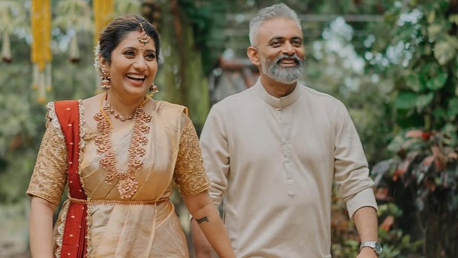 <div class="paragraphs"><p>Priyanka Deshpande with her husband.</p></div>