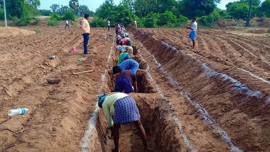 <div class="paragraphs"><p>In Raichur, where temperatures in the day can reach anywhere between 42 to 45 degrees Celsius,  MGNREGA workers continue to start their shifts only at 10 am, working through peak-time heat.</p></div>