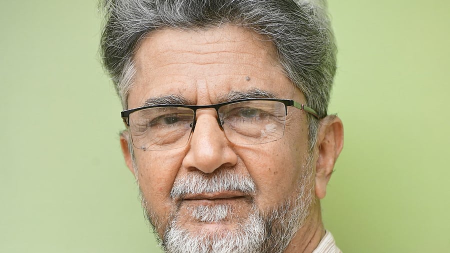 <div class="paragraphs"><p>Lakshmeesha Tolpady</p></div>