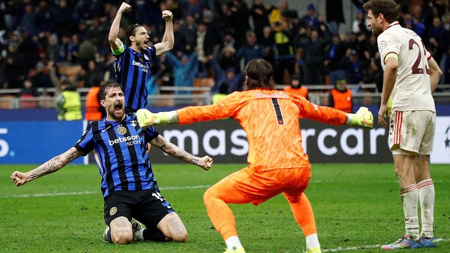 <div class="paragraphs"><p>Inter Milan's Francesco Acerbi and Yann Sommer celebrate after the match.</p></div>
