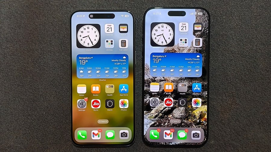 <div class="paragraphs"><p>Apple iPhone15 Pro Max (left) and the iPhone 16 Pro Max (right).</p></div>