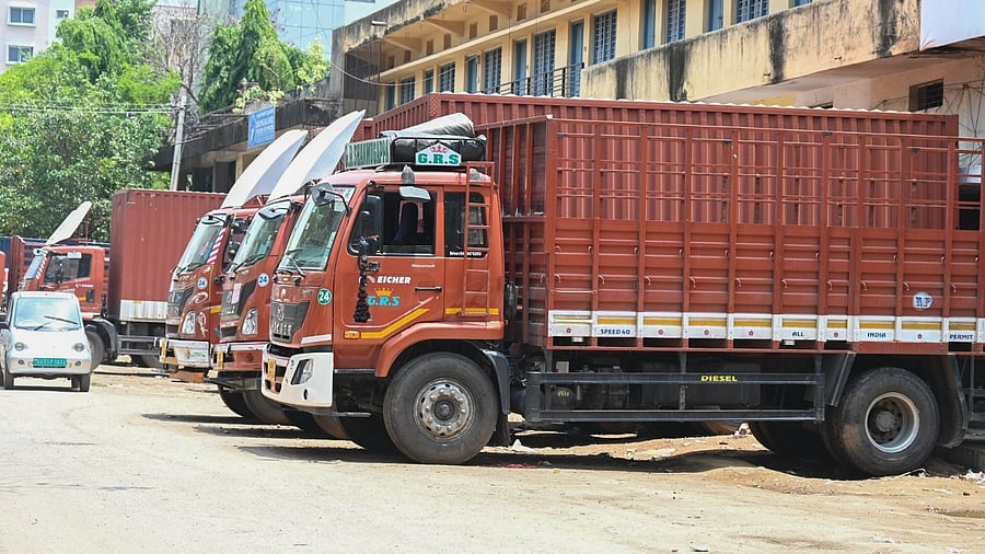 <div class="paragraphs"><p>Lorries parked at Chamarajpet in Bengaluru on Wednesday. </p></div>