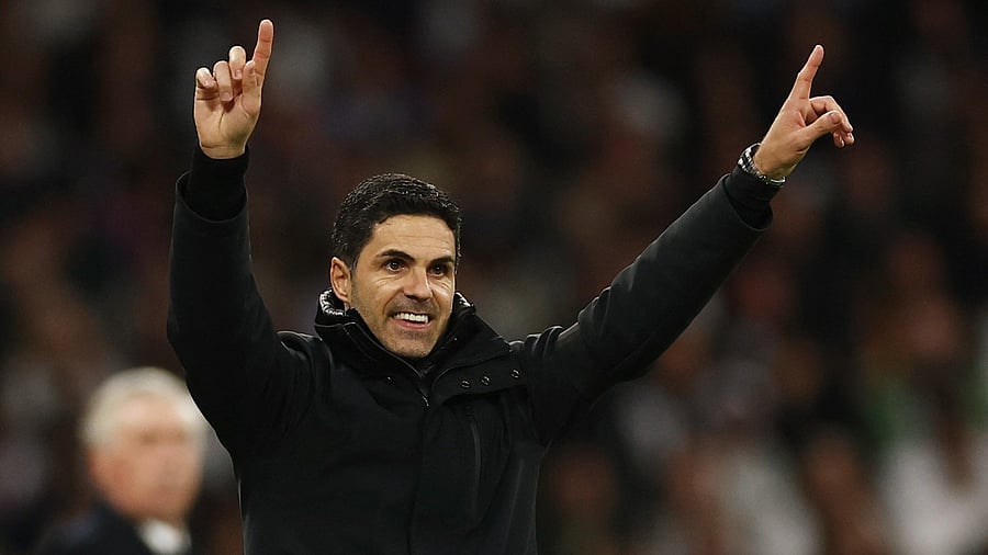 <div class="paragraphs"><p> Arsenal manager Mikel Arteta reacts </p></div>