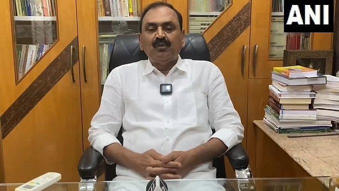 <div class="paragraphs"><p>According to the FIR, police booked Karunakar Reddy under different Sections of Bharatiya Nyaya Sanhita (BNS).</p></div>