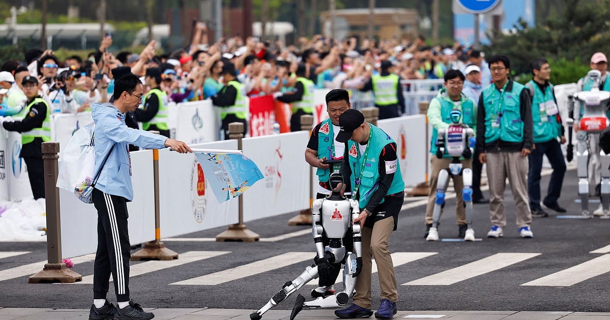 Humanoid Robots Race Against Humans: China's E-Town Half Marathon