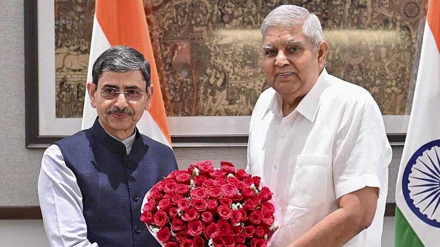<div class="paragraphs"><p>Vice President Jagdeep Dhankhar with Tamil Nadu Governor R.N. Ravi during a meeting at Vice President's Enclave, in New Delhi.</p></div>