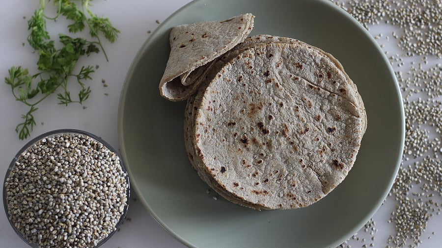 <div class="paragraphs"><p>Soft flat bread made of pearl millet flour or bajra.</p></div>