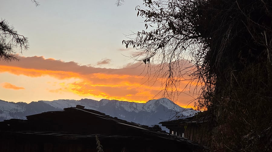 <div class="paragraphs"><p>Sunset in Jana.</p></div>