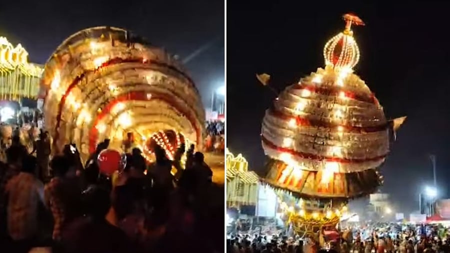 <div class="paragraphs"><p>Video grab of collapse of decked top portion of the&nbsp;temple chariot (ratha) during&nbsp; Brahmarathotsava at Bappanadu Durgaparameshwari Temple in Mulki in the early hours of Saturday.</p></div>