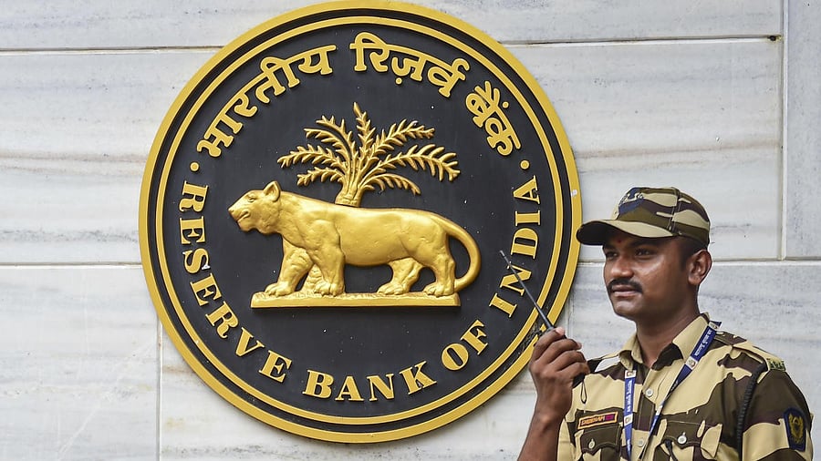 <div class="paragraphs"><p>A security personnel outside RBI headquarters in Mumbai.</p></div>