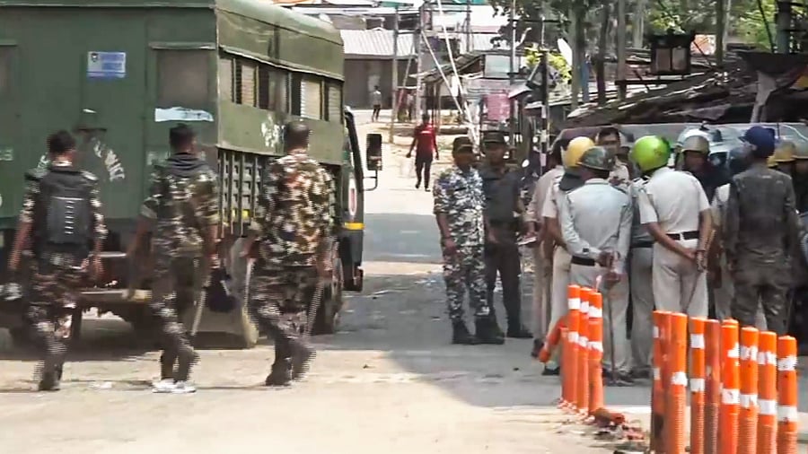 <div class="paragraphs"><p>Security forces personnel guard in a violence-hit area, in Murshidabad district.</p></div>