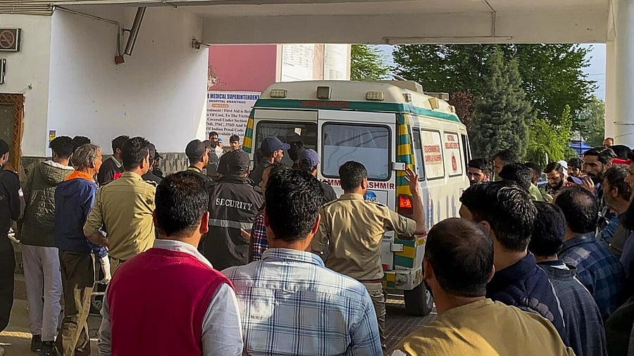 <div class="paragraphs"><p>Injured being shifted to a hospital after terrorists attacked a group of tourists at Pahalgam</p></div>
