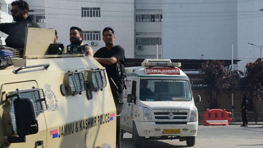 <div class="paragraphs"><p>Mortal remains of Pahalgam terrorist attack being brought to the Police Control Room in Srinagar.</p></div>