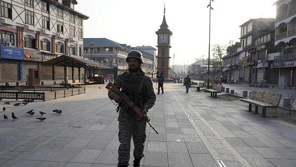 <div class="paragraphs"><p>Indian security forces on alert after J&amp;K terror attack</p></div>