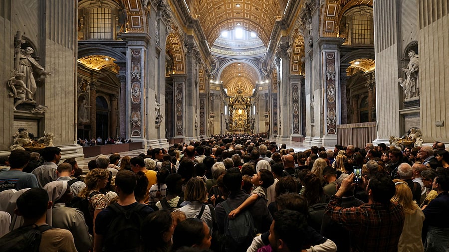 <div class="paragraphs"><p>Pope Francis lying in state.</p></div>