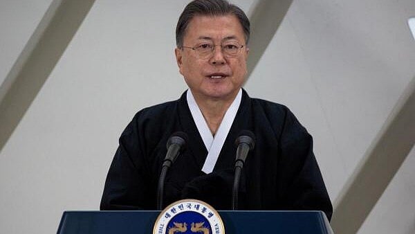 <div class="paragraphs"><p>Moon Jae-in</p></div>