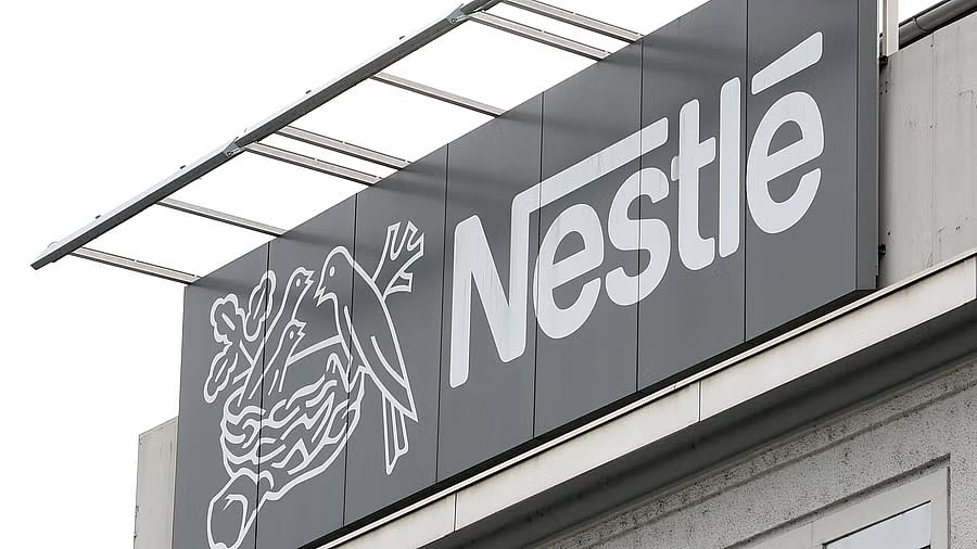 <div class="paragraphs"><p>Nestle logo.</p></div>